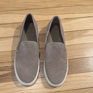 NWOB TORY BURCH Jesse Slip-On Suede Sneaker Flat size 6.5